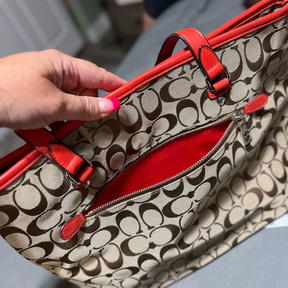 🧡Ready for Fall Coach Bag🧡 - Picture 4 of 5
